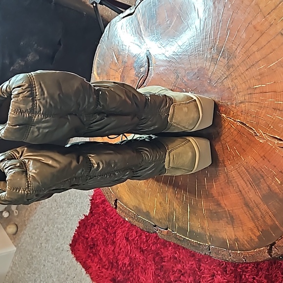 Ladies boots - Picture 3 of 3